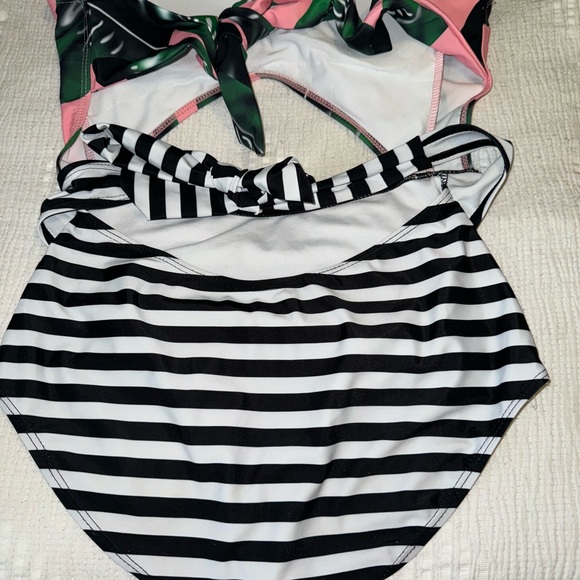 NEW W/o tags, Bathing Suit Small - Picture 3 of 3